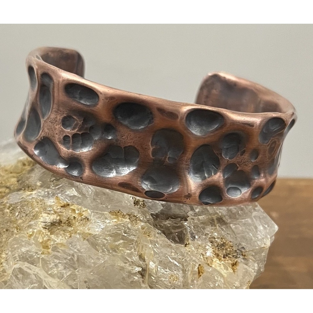 Vtg Brutalist Modernist Women's Hammered Thick Copper Artisan Cuff Bracelet